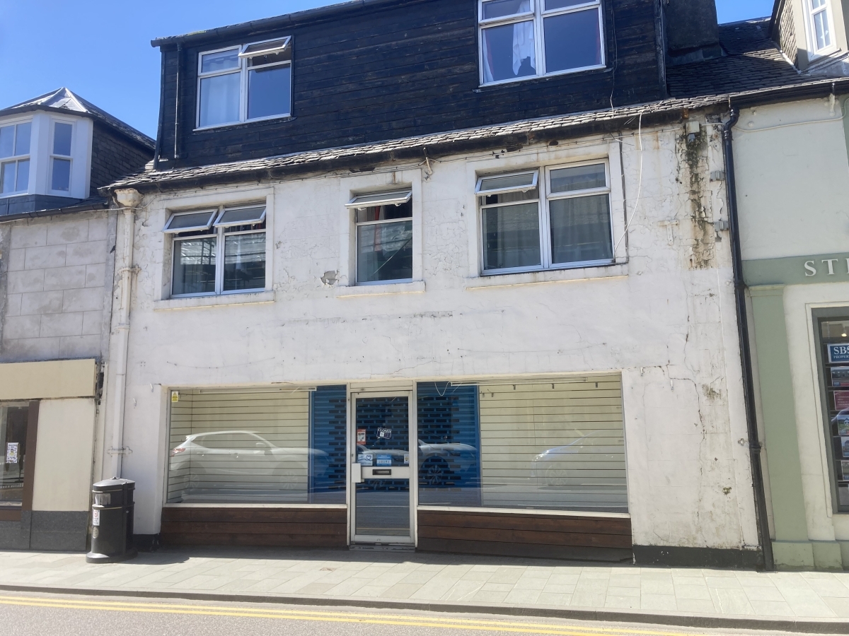 Closure of popular shop means another empty unit