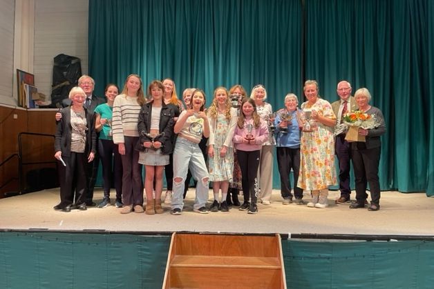 The winners from this year's North Lorn Drama Festival get up on stage for photographer Tina Scorgie.