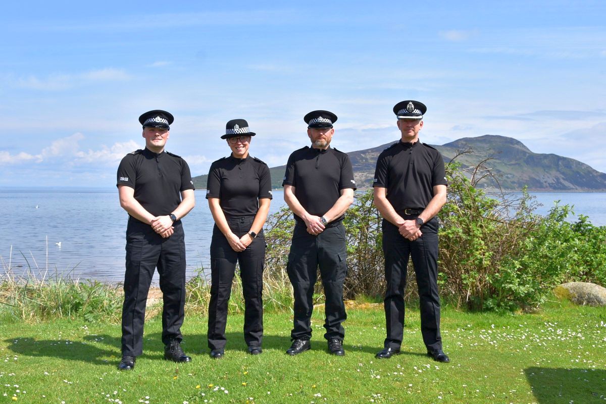PCs Cameron McClymont, Laura Robertson and Steven Young with departing sergeant Kevin Blackley.
