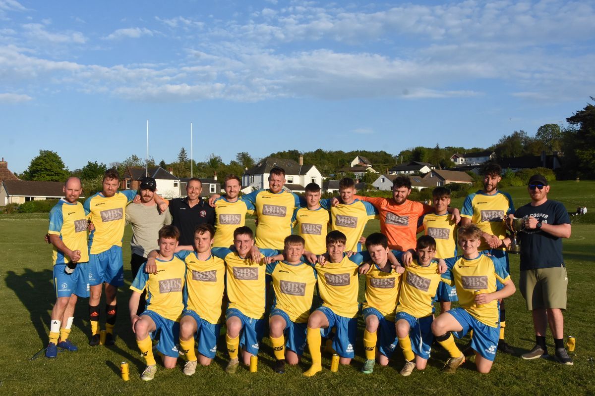 Finlay Sillars presents Southend with the Arran Haulage Cup trophy.