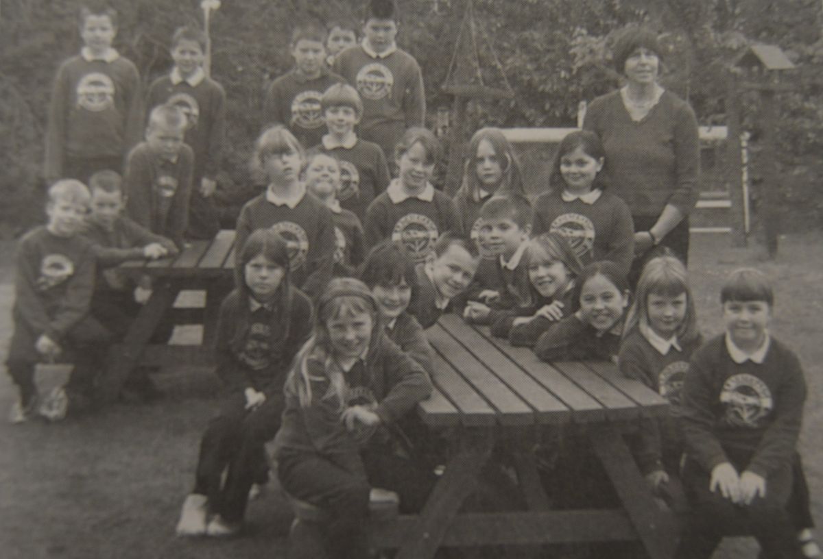 2004: Environment-conscious Ardrishaig Primary School has won an Eco Schools Silver Award, with the Primary four and five class spearheading a recycling campaign.