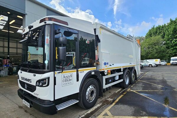 New bin lorry arrives to steady Mull's rubbish bin services