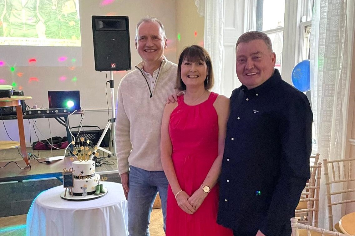Selfless cousins’ 60th birthday boost for Kintyre charity