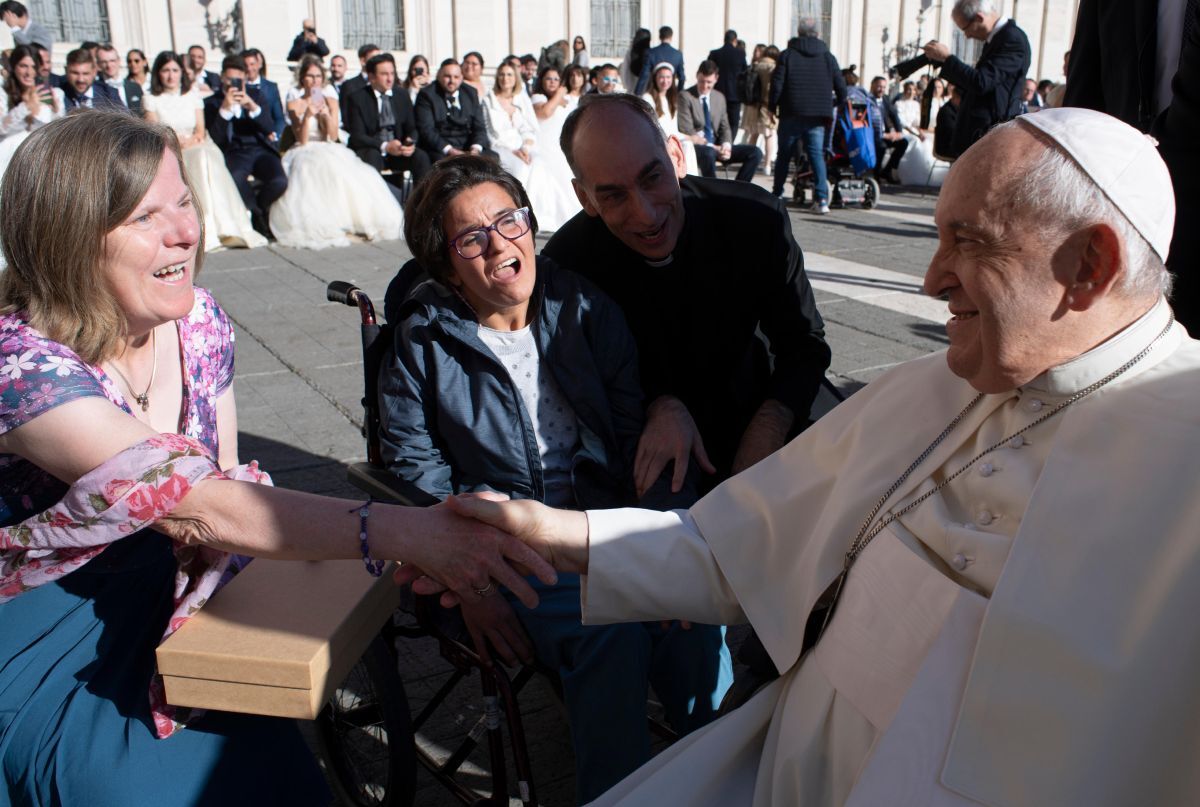 Geraldine McFaul meeting The Pope in 2023 after walking 2,000 miles for Mary's Meals. Photograph: Vatican Media Geraldine McFaul meeting The Pope in 2023 after walking 2,000 miles for Mary's Meals. Photograph: Vatican Media