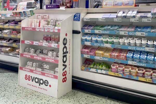Concerns shared over supermarket vape display