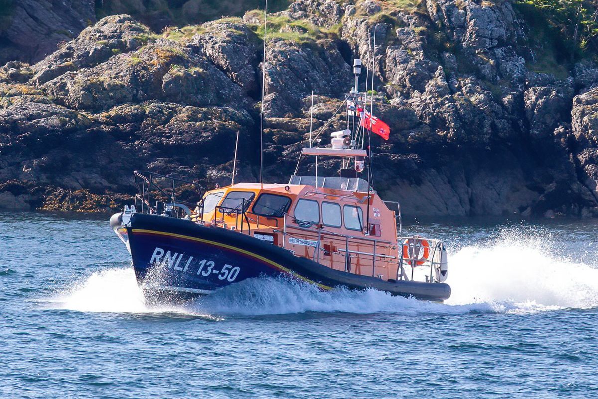 The Campbell-Watson, returns to Oban to wait for high tide in a two-part rescue.  Photograph: Stephen Lawson RNLI