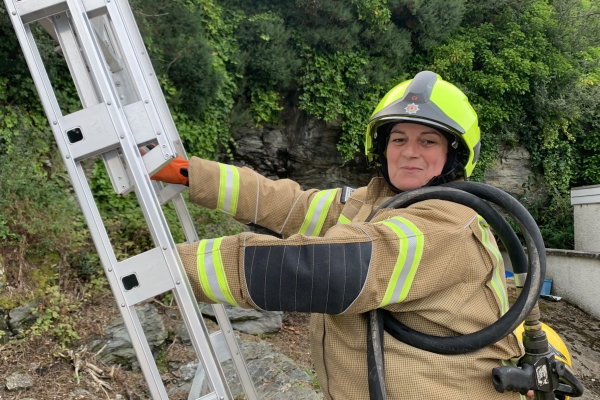 Tarbert firefighter Lorraine Taylor has been awarded the King's Fire Service Medal.