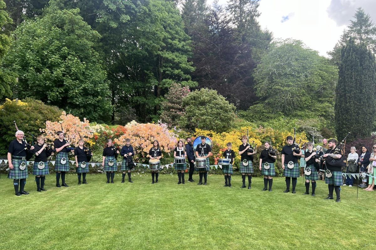 NO_A25_Mid_Argyll_Pipe_Band_03_Duntrune_web.jpg