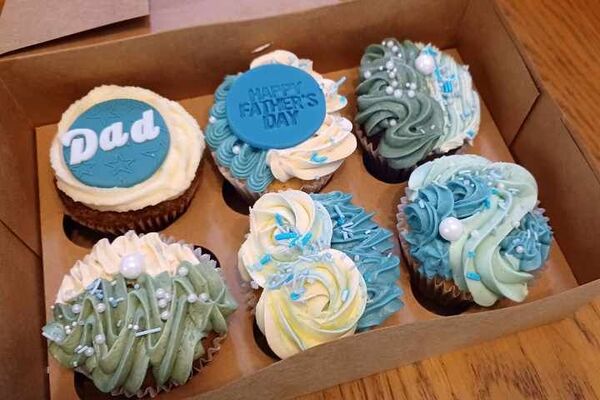 Father's Day cupcakes from Chronicle Crafts and Bakes.