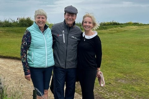 Golfing legend makes surprise visit to taken on 'unique' course