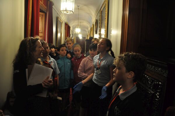 Brodick Primary School pupils get a taste of life as a tour guide