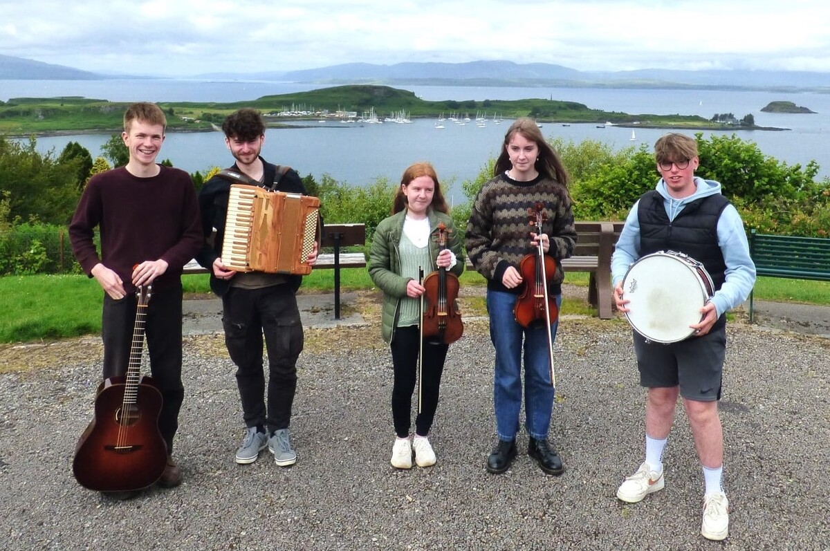 Argyll Ceilidh Trail musicians warming up for MOKFest ceilidh