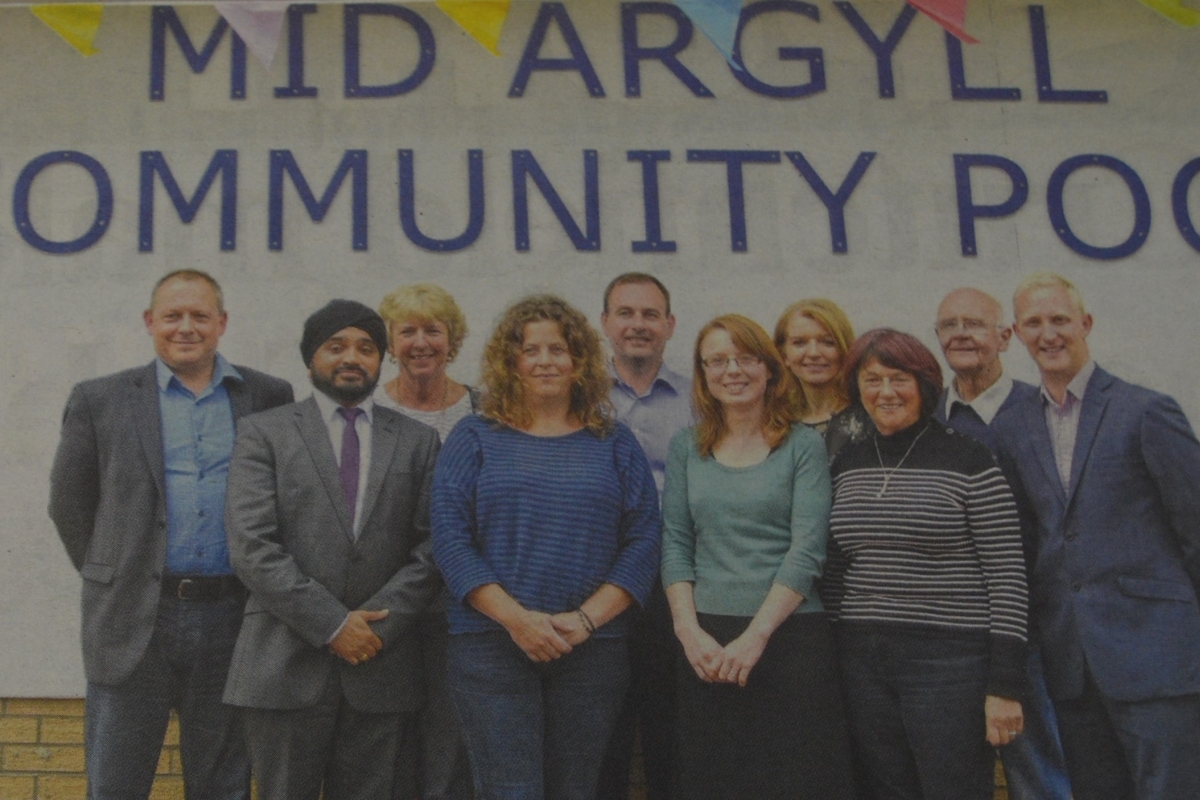 2014 : Pilotlighters met at MACPool: (from left to right) back row Roger Edwards, Kim Ritchie, Richard Moore, Kerry Keane, Bob McIlwraith and Steven Lytham; front row Sethpal Singh, Jilly Wilson, Anna Watkiss and Sue Hillman.