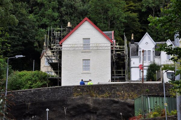 Scaffold fall closes Oban street