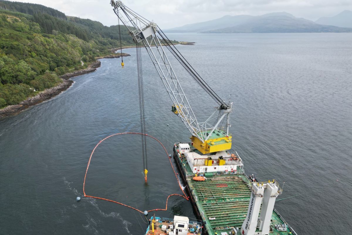 West Coast Today - Media Library - NO_T36_Mull_fish_farm_boat_raised_01 ...