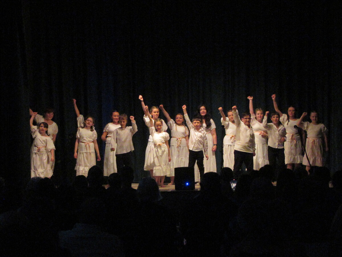 Spotlight Musical Theatre Group Juniors raise the roof