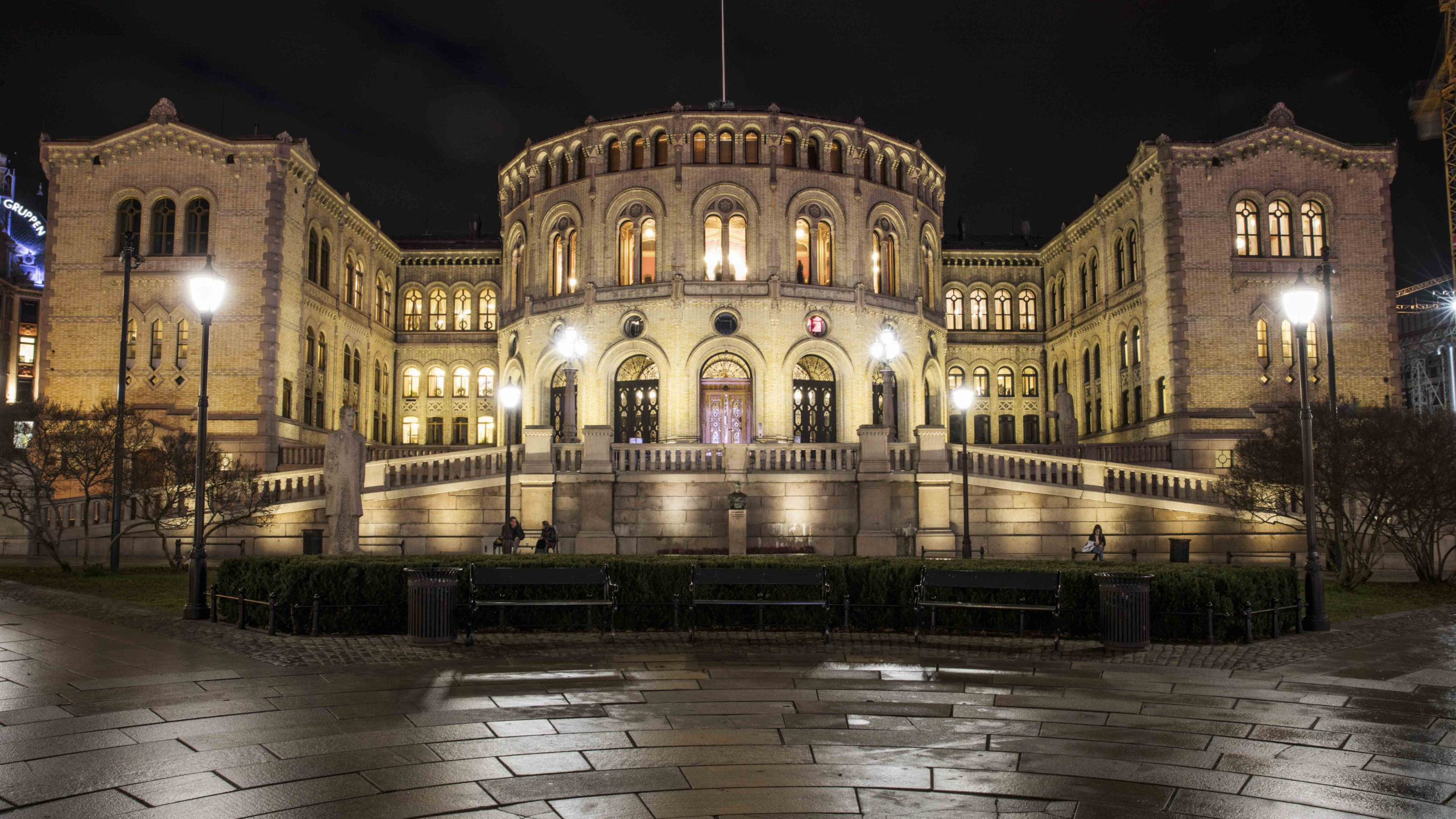 stortingsbygningennatt398x224s