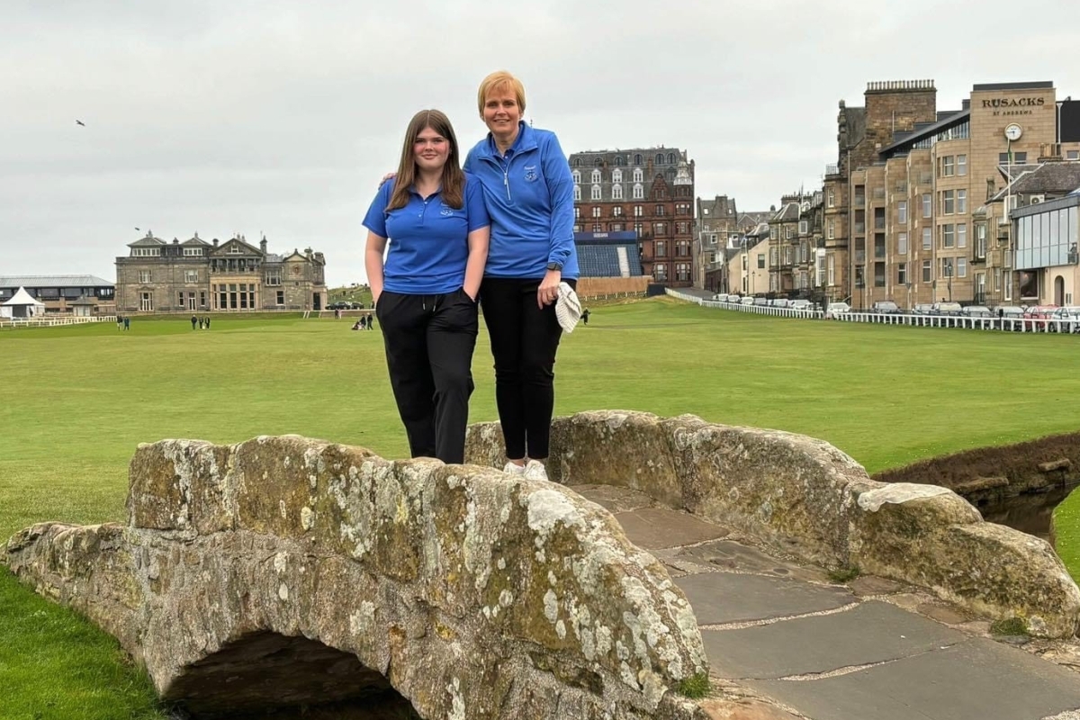 Mother and daughter at the home of golf's Coronation foursomes