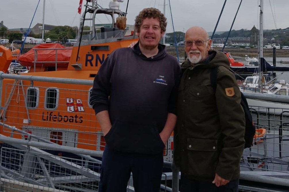 Derek Adams with Campbeltown Lifeboat coxswain Ruaridh McAulay.