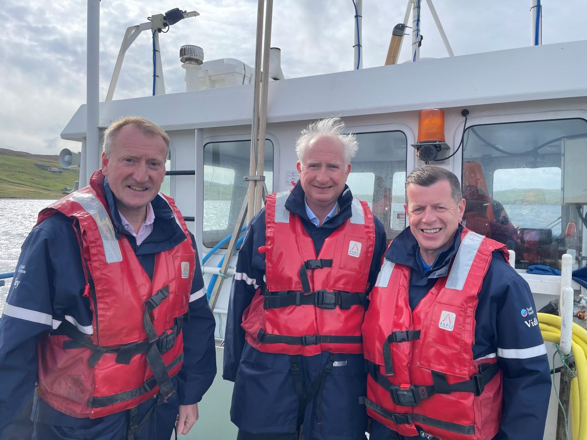 UK Fisheries Minister visits SSF Shetland sites