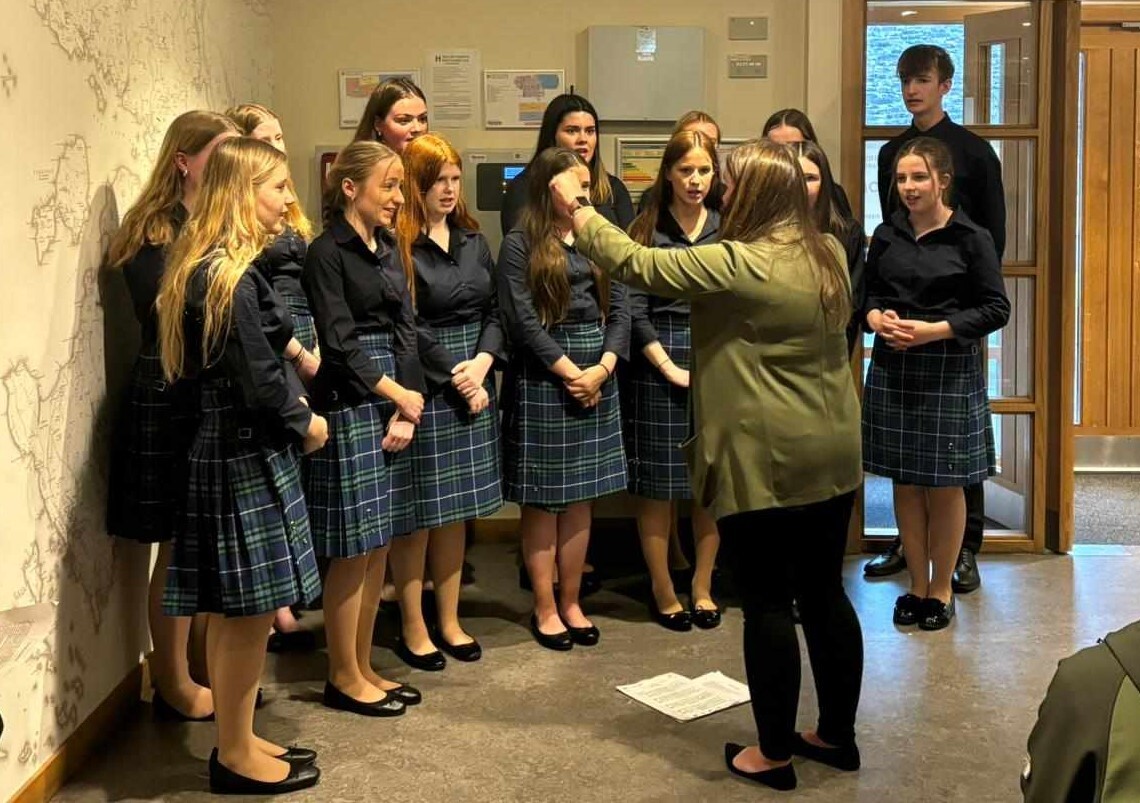 School choirs prepare for Oban Mòd with distillery performance