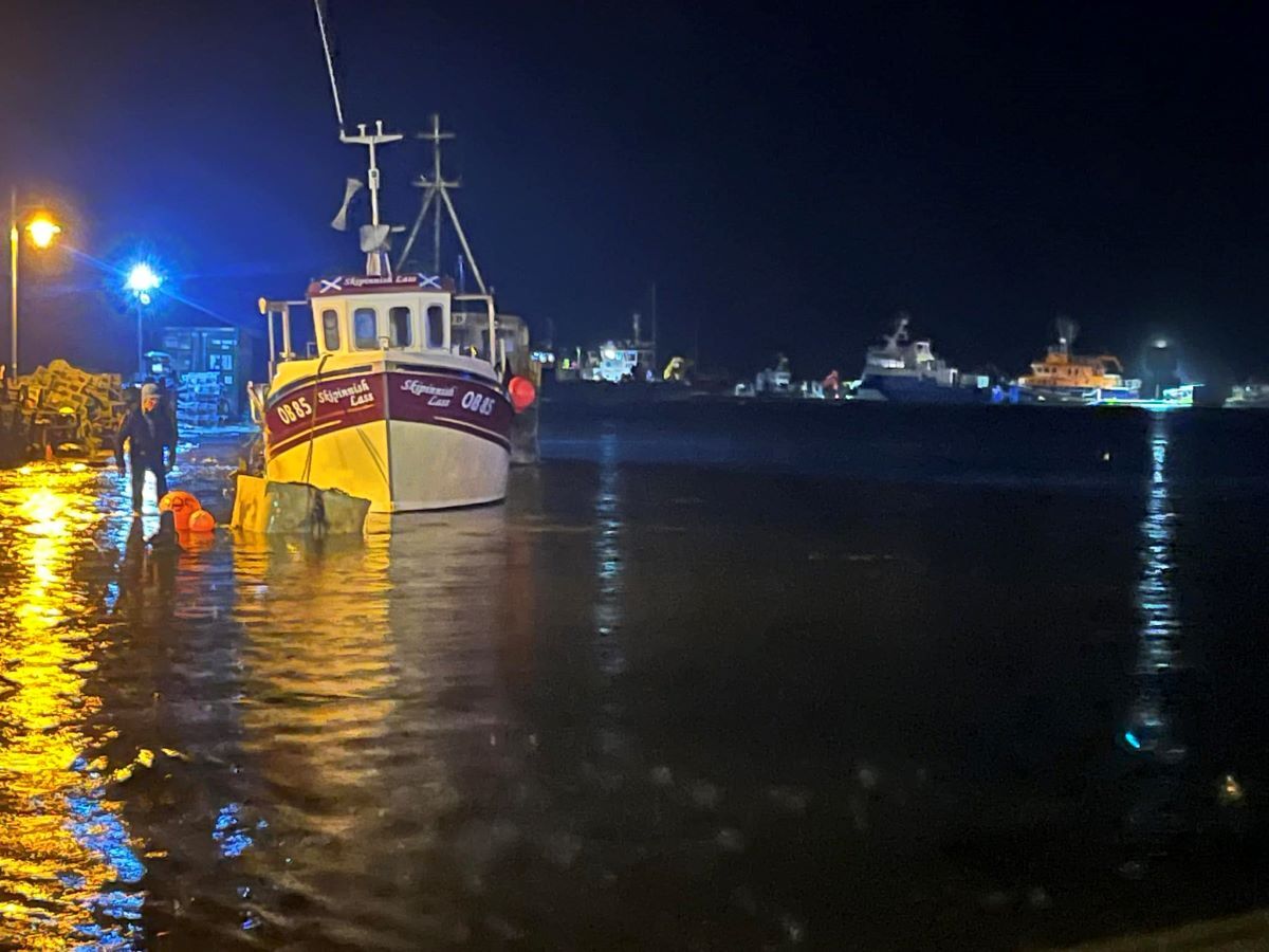 NO_T43_Storm_Ashley_Boat_in_Tobermory_Nicola_Beckett_web.jpg