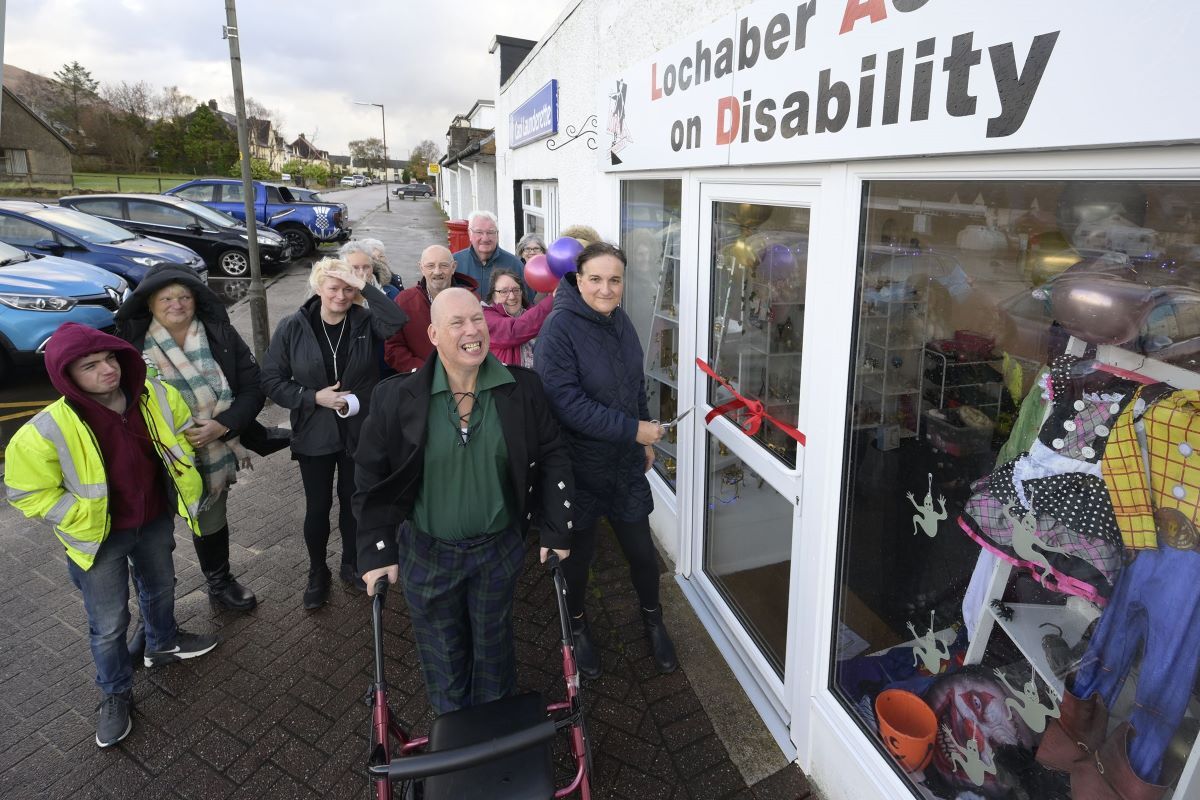 Councillor Sarah Fanet cuts the ribbon at the newly refurbished LAD store in Caol. Photograph: Iain Ferguson, alba.photos.