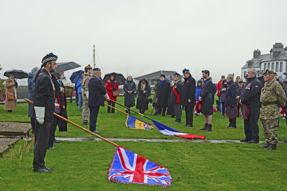 Mid Argyll pays its respects on Remembrance Day