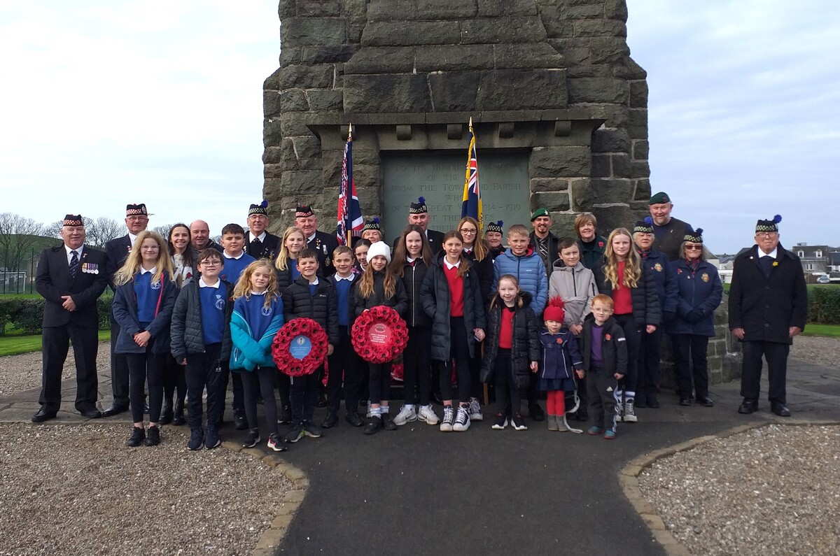 Dalintober’s school ambassadors and poppy ambassador, and P4-7 representatives from Castlehill’s pupil leadership groups attended Monday’s Armistice Day service.