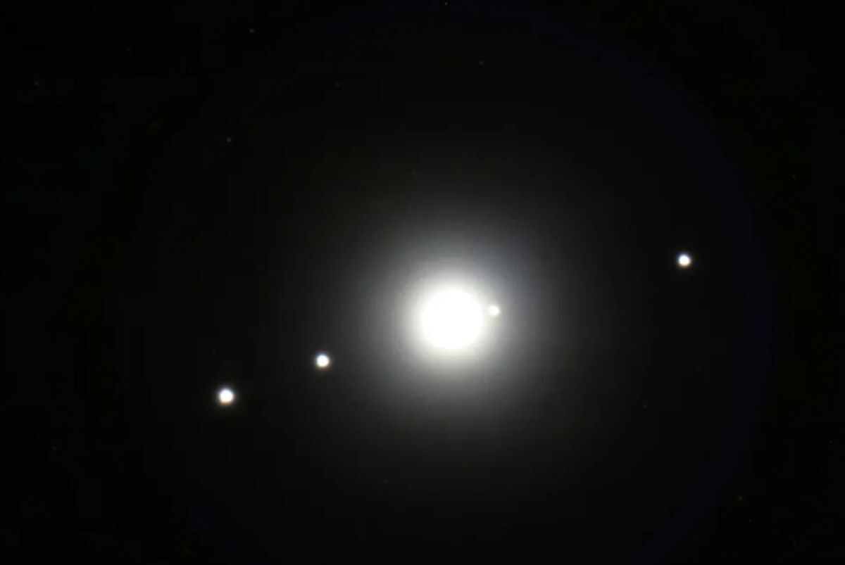 Seeing Stars: Moons everywhere!