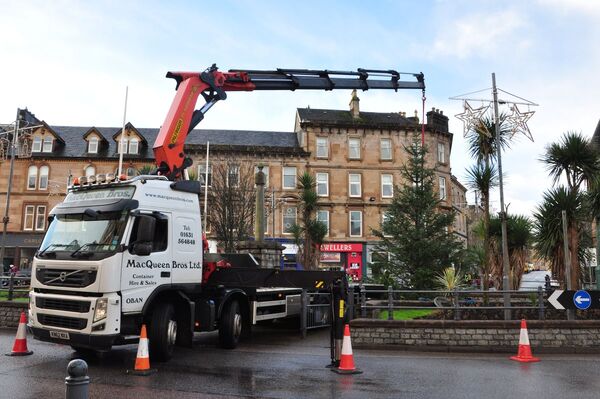 Christmas is on the way as tree goes up in Oban