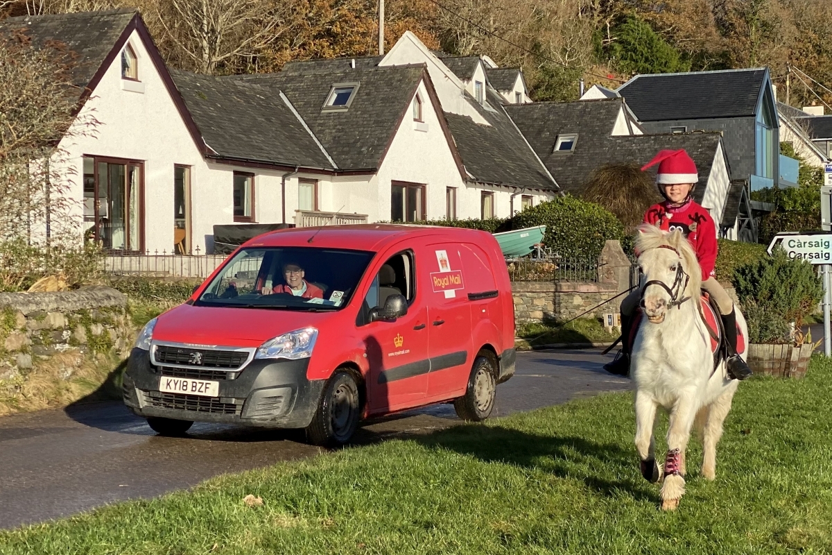 Christmas pony post raises funds for children