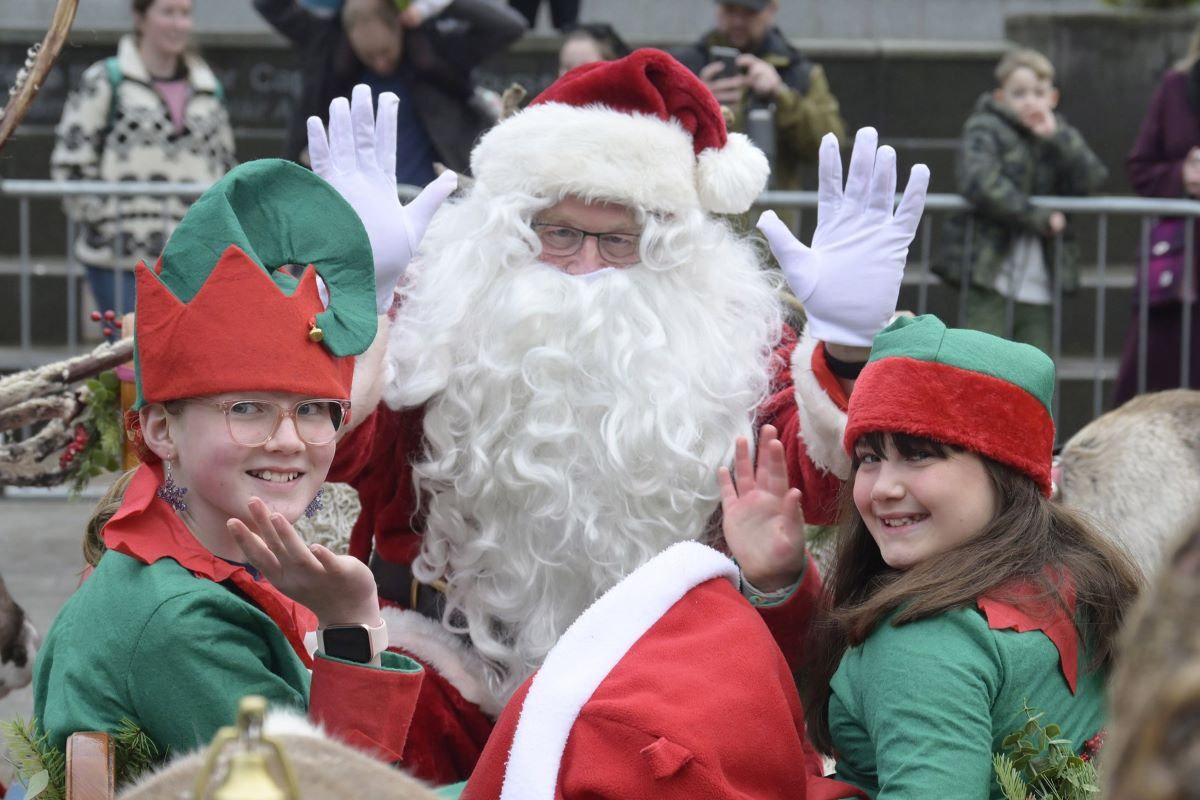 Santa's Reindeer Parade leads to Rotary Christmas Festival