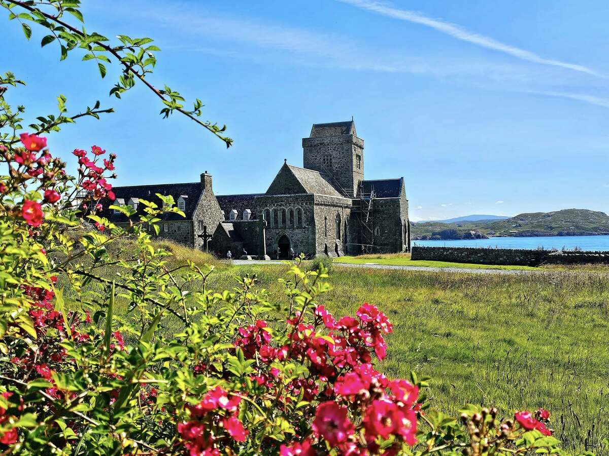 NO_T01_A_Binmans_view_of_Iona_abbey.jpg