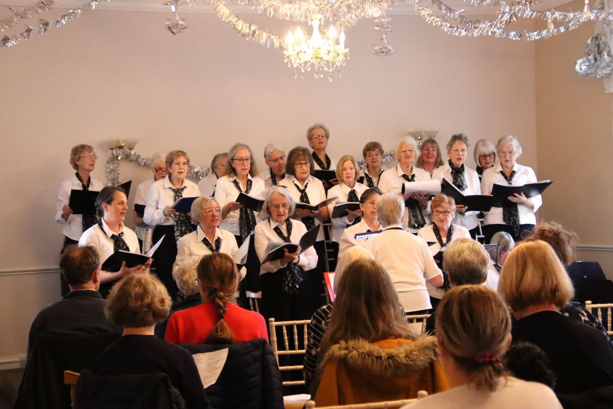 U3A choir conductor takes final bow at Christmas concert