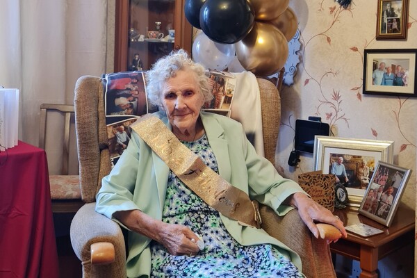 WW2 wren celebrates 101st Christmas birthday