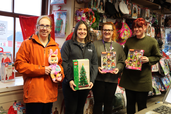 Cooke brings festive cheer to Shetland hospital