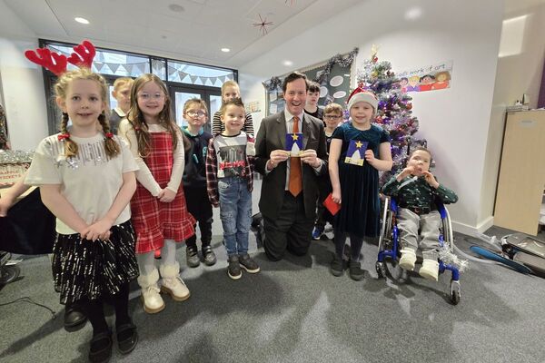 MP overwhelmed by high standards of St Columba's Christmas cards