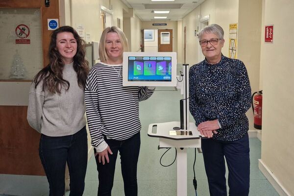 Big-hearted trio buy therapy device for Islay dementia patients