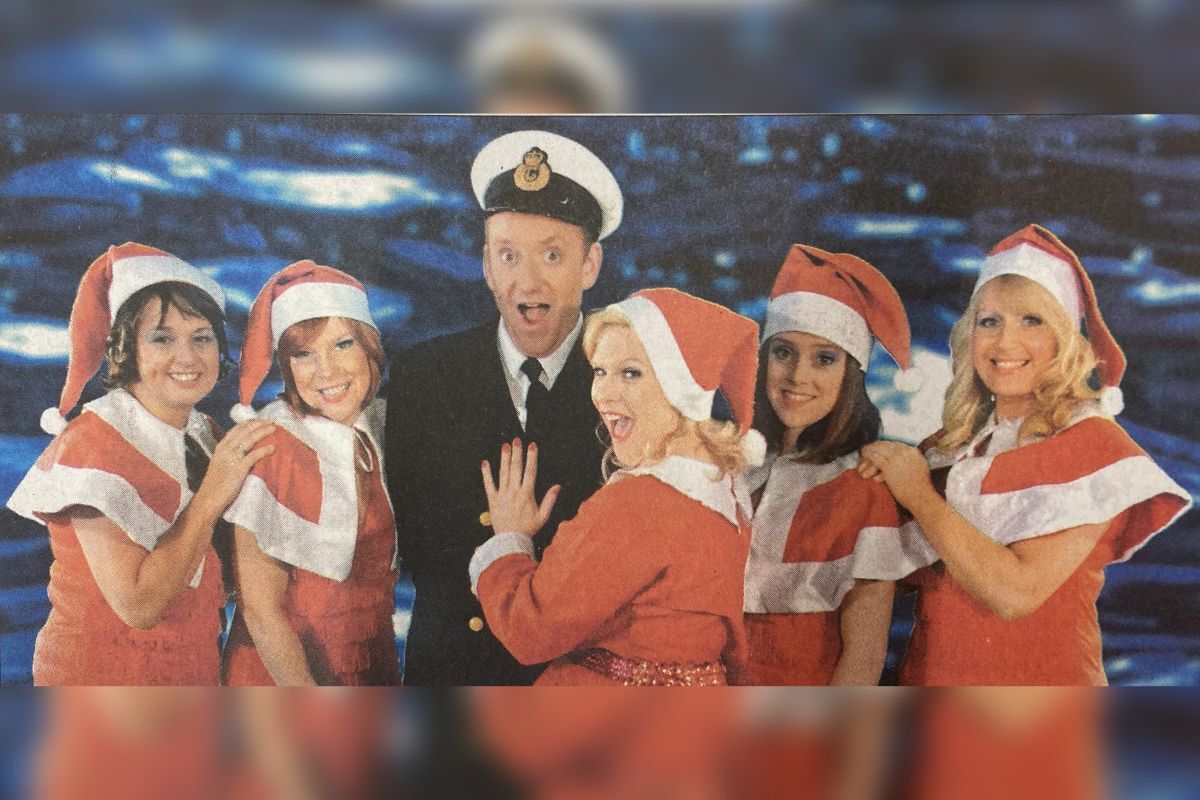 2014: Spotlight musical theatre group member Stephen Lee was having a ‘Santastic’ time recently as the cast took some time out from rehearsals for some festive fun. Stephen was surrounded by fellow cast members Kate, Fiona, Sue, Nicole and Ellie.