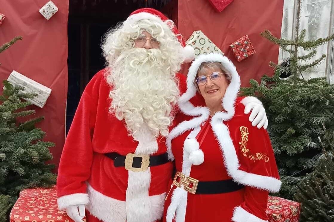 Mr and Mrs Claus visited Glenbarr Stores.