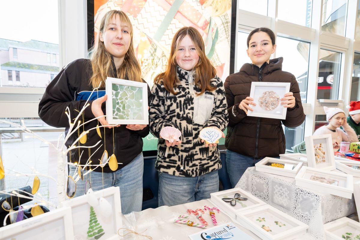 Young entrepreneurs get selling at Christmas market