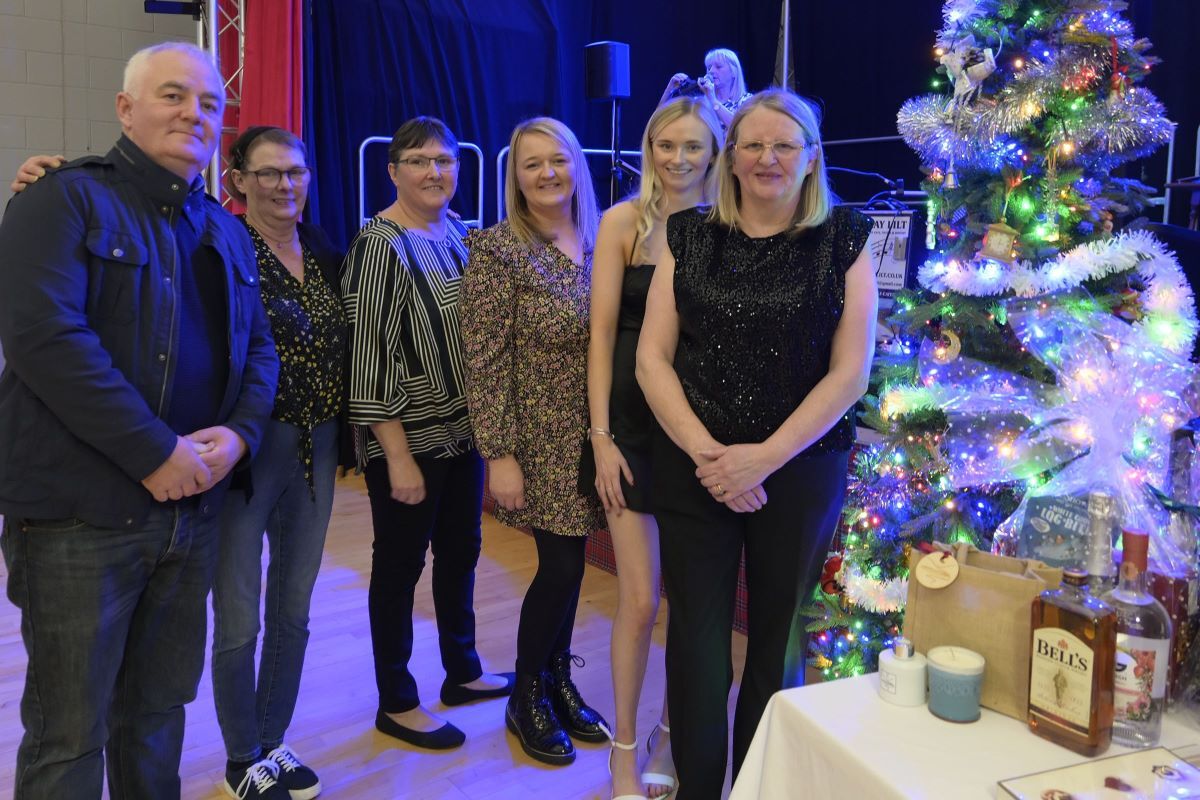 Celebration of Life raises £3000 for Caol defibrillator