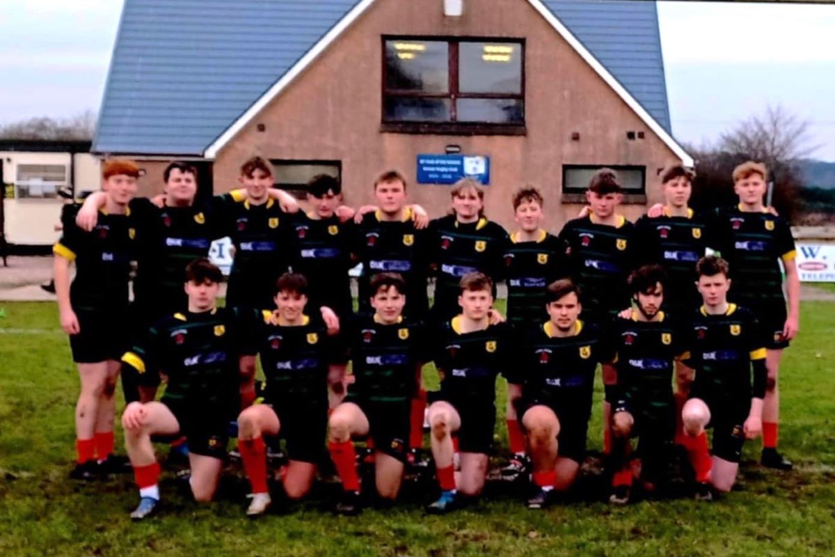 Under 18s try, try and try again in Annan