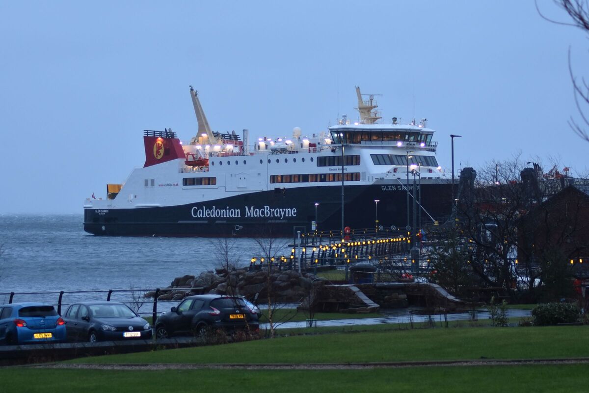 Video: Brodick blasted by strong winds during Storm Éowyn