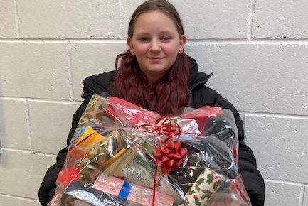 NO_A05_Lochgilphead_primary_school_25_hamper_fundraiser_2.jpg