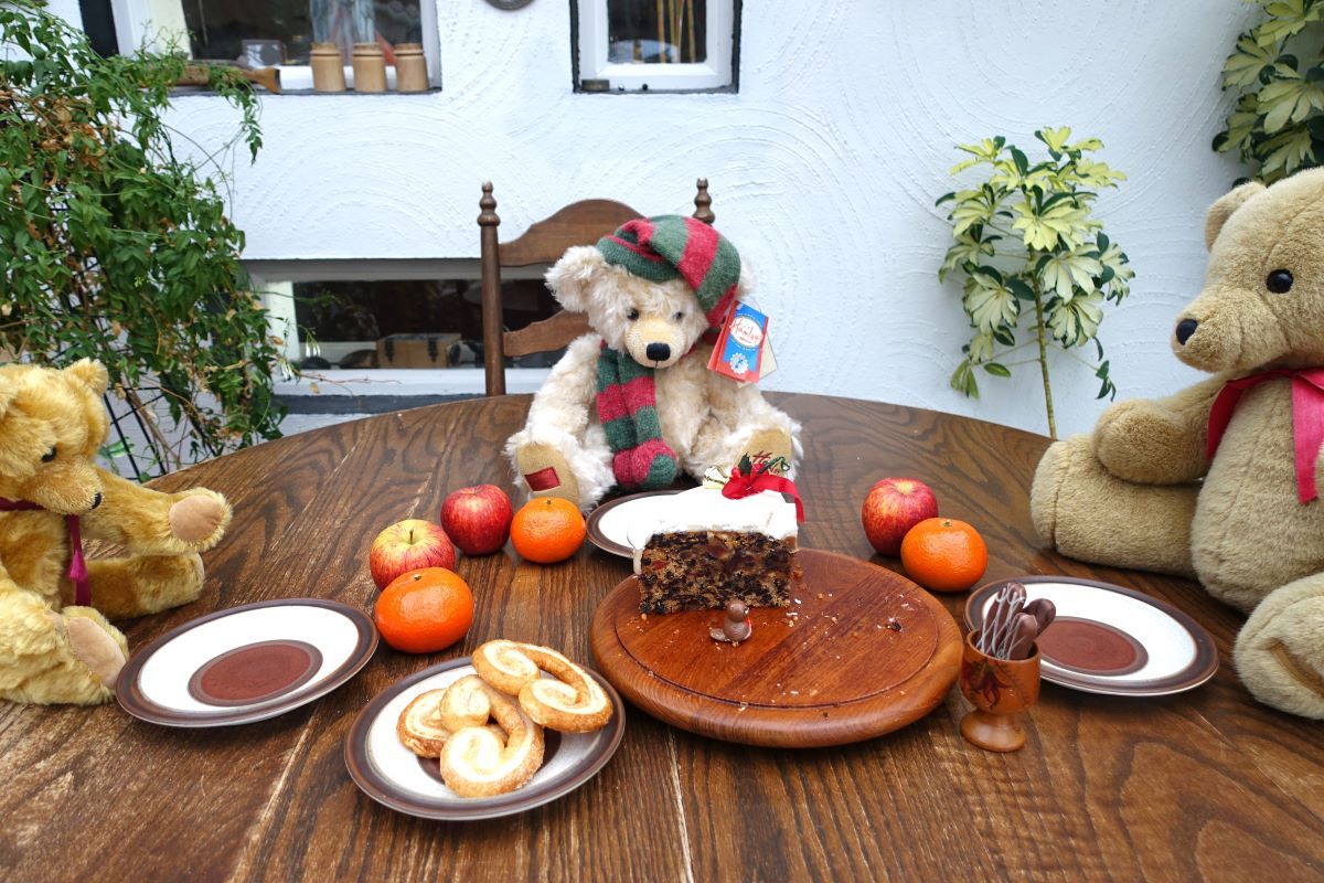 Picnic time for teddy bears with Lochaber Hope