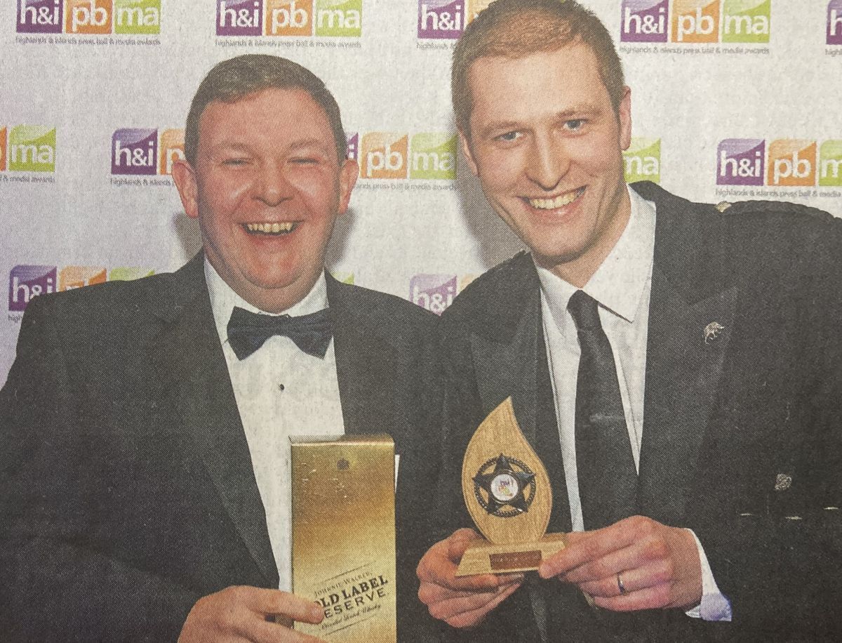 2015: Euan Paterson, right, receives his award from Diageo’s Keith Miller. 