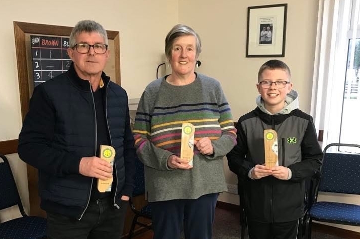 Tense ending to carpet bowls triplets