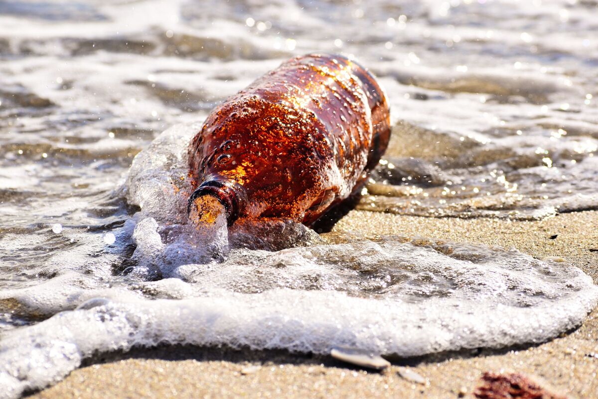 100 years forgotten: The mystery of local sailors' bottled message in Australia